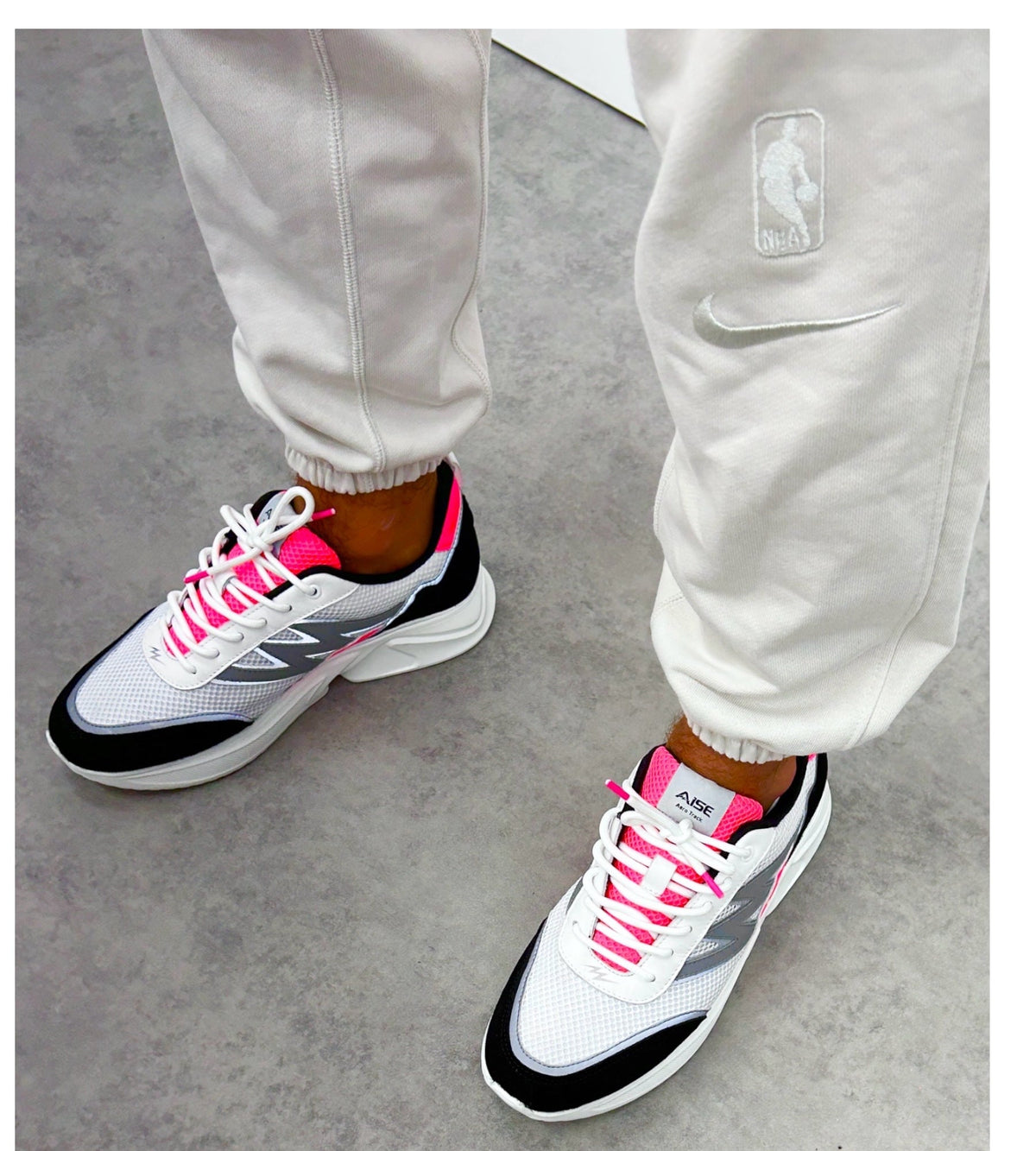 Neon pink Aero Track