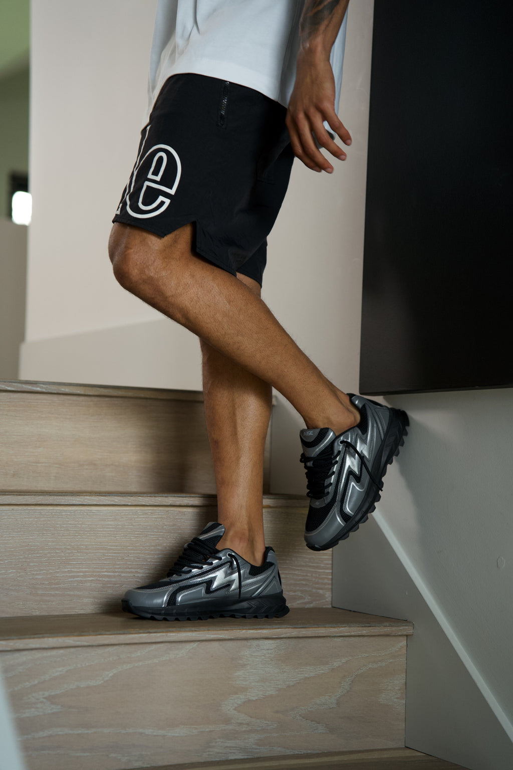 Dark Charcoal Cosmo Runner