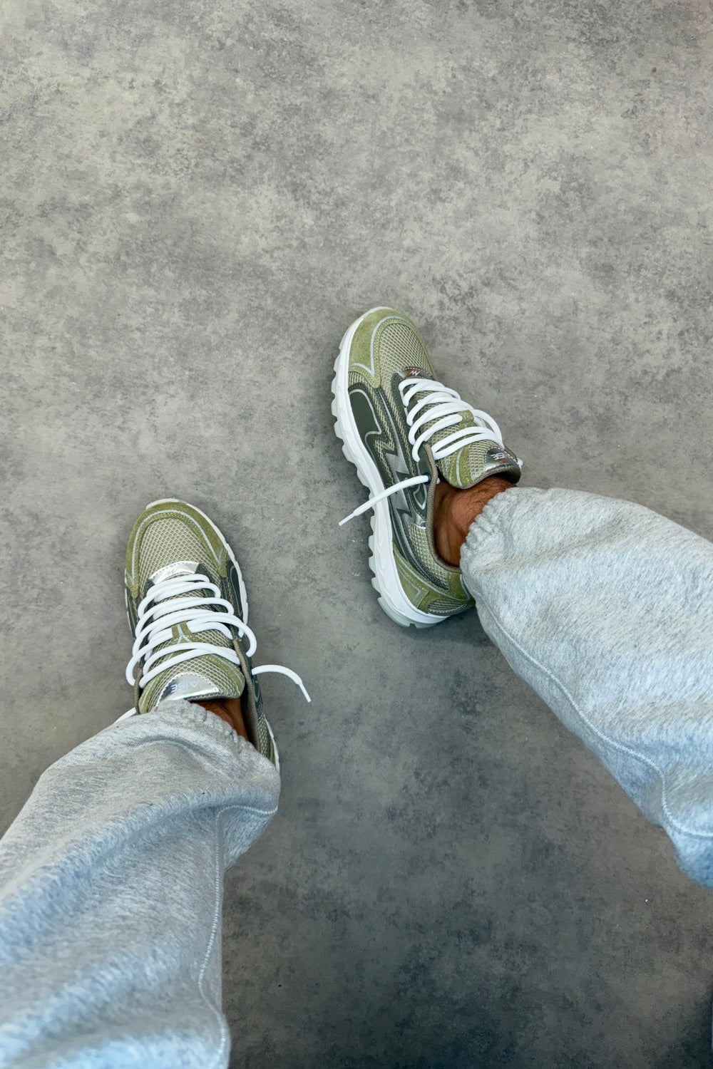 Khaki Cosmo Runner
