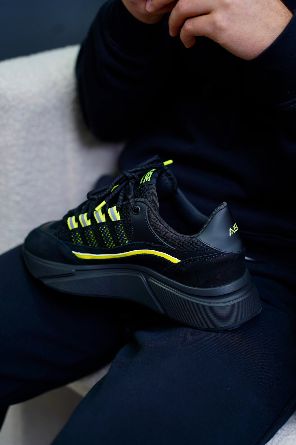 Volt Black Nexo Wave