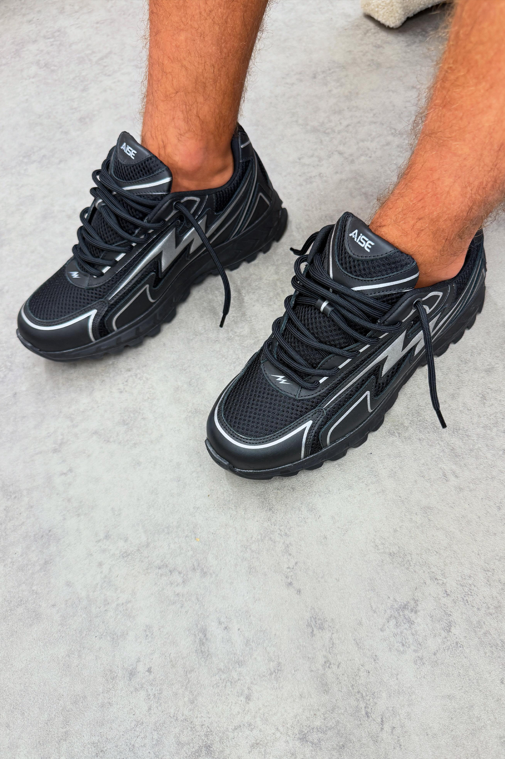 Phantom Black Cosmo Runner
