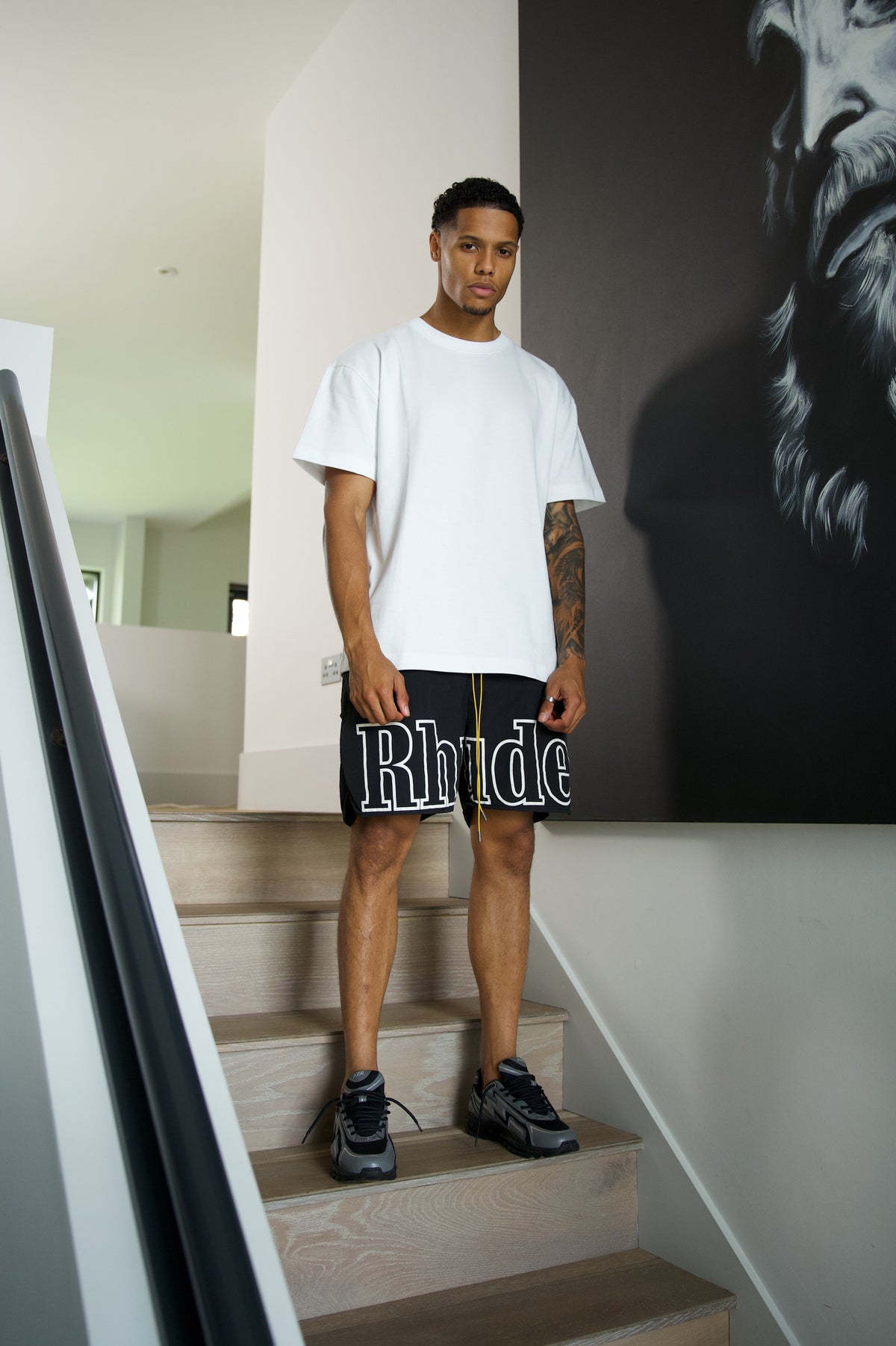 Dark Charcoal Cosmo Runner