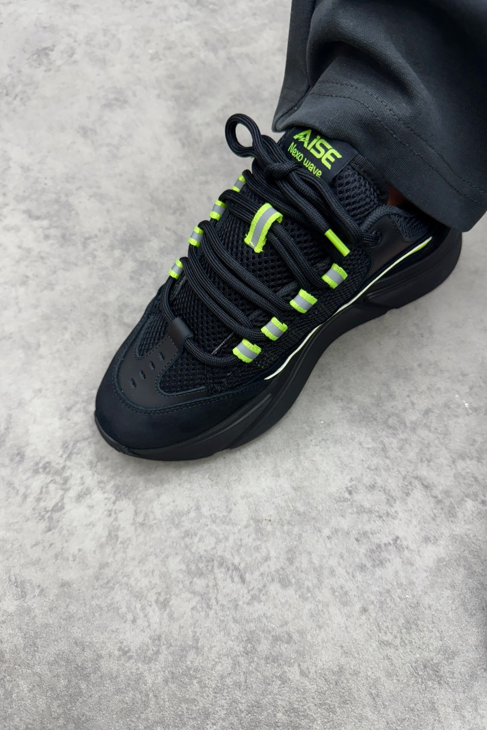 Volt Black Nexo Wave