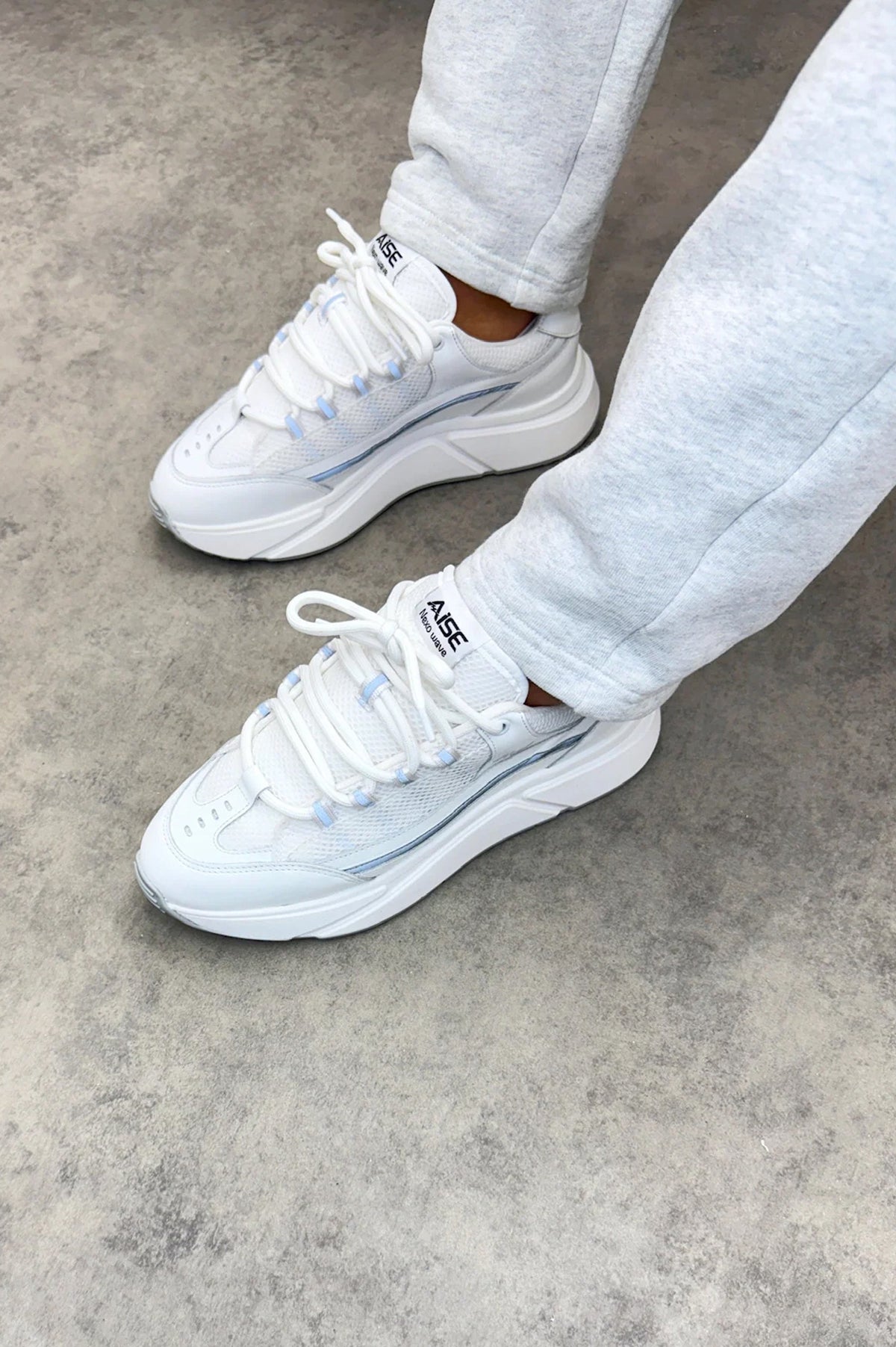 White Nexo Wave